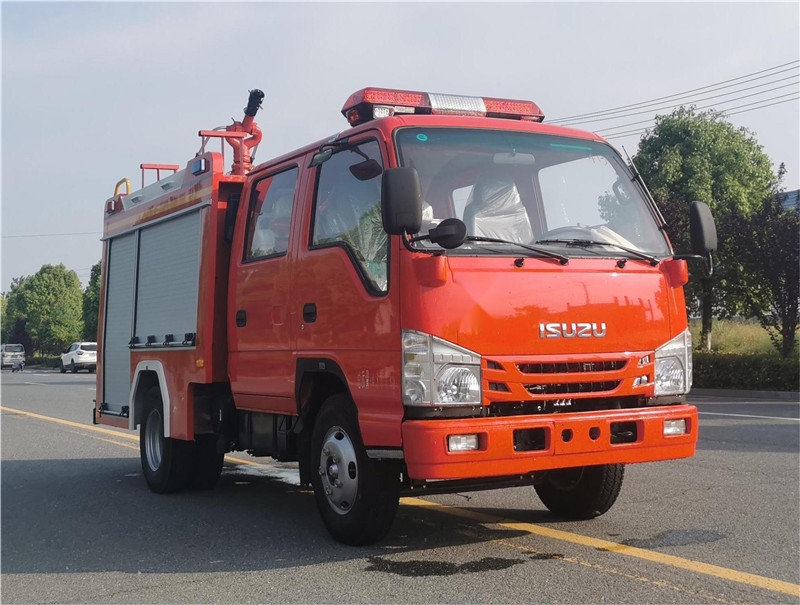 五十鈴2噸小型水罐泡沫消防車