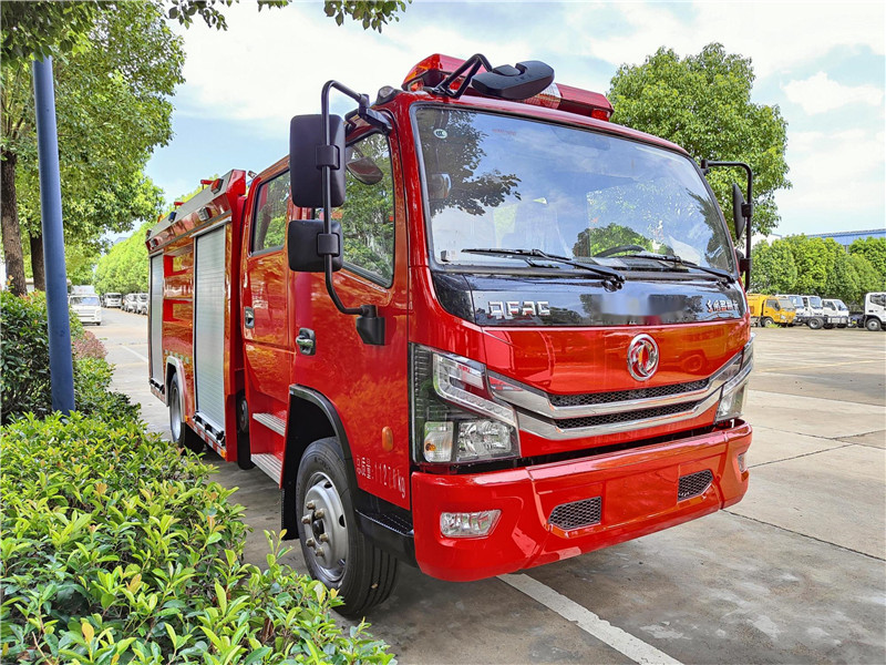 東風多利卡5噸水罐泡沫消防車多少錢一輛?
