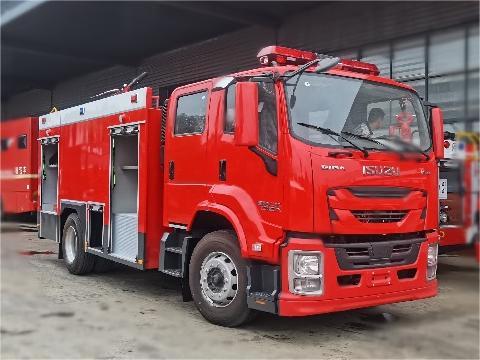 消防車消防泵如何吸水