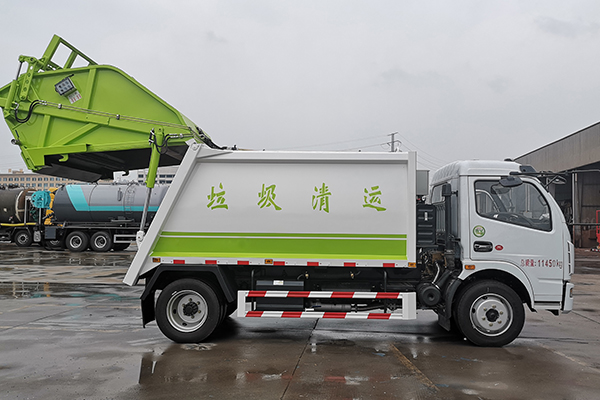 生活中我們離不開垃圾車，它讓城市更美